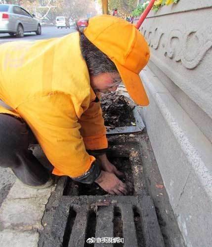 你扔一個(gè)煙頭，他們可能被罰款甚至付出生命[話筒]