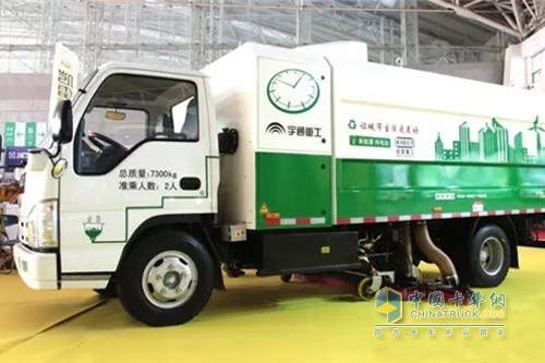 宇通重工純電動(dòng)吸塵車